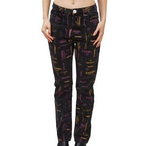 CHANEL LOGO PRINTED BLACK GRAFFITI DENIM JEANS (SIZE 30) 2022